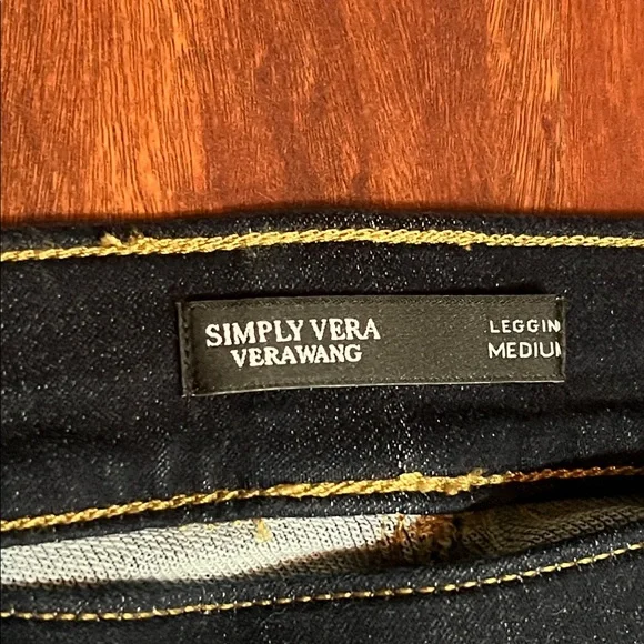 size medium dark wash vera wang jegging - Picture 4 of 4